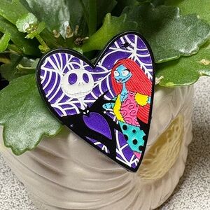 Nightmare before Christmas Heart-Shaped Pin with Vibrant Colors/glossy
